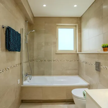 H&o Miki's Seaview House Villa *