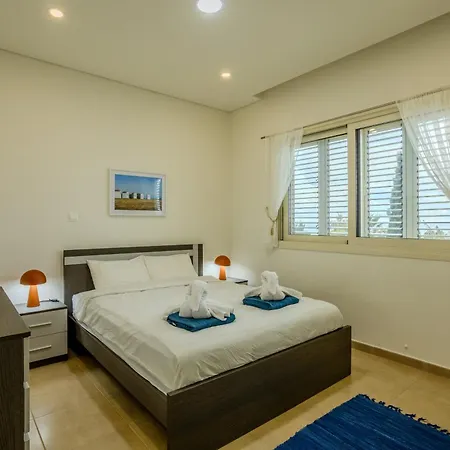 H&o Miki's Seaview House