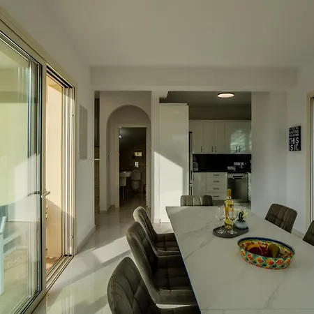 H&o Miki's Seaview House * Kissonerga