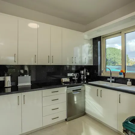 H&o Miki's Seaview House *