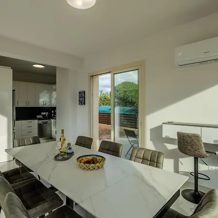 H&o Miki's Seaview House Kissonerga