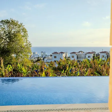 H&o Miki's Seaview House