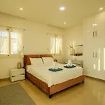Villa H&o Miki's Seaview House *