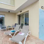 Villa H&o Miki's Seaview House *