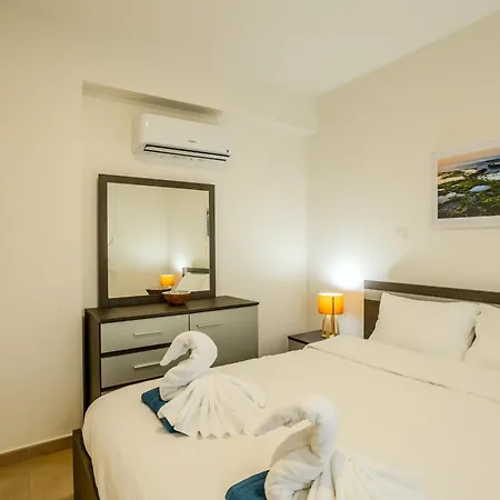 H&o Miki's Seaview House