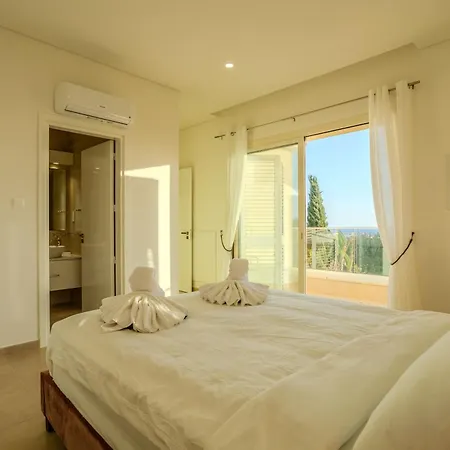 H&o Miki's Seaview House