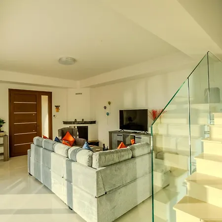 Villa H&o Miki's Seaview House